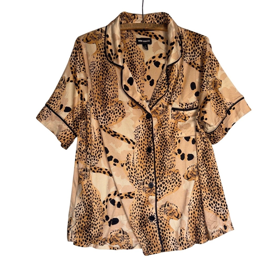 Room Service Womens L Cheetah Print Pajamaโ Top Short Sleeve Button Up old money